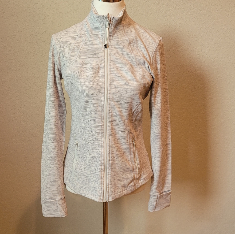 NWOT Lululemon Athletica Grey Heather Zip Up Jacket Size 8 Define Jacket